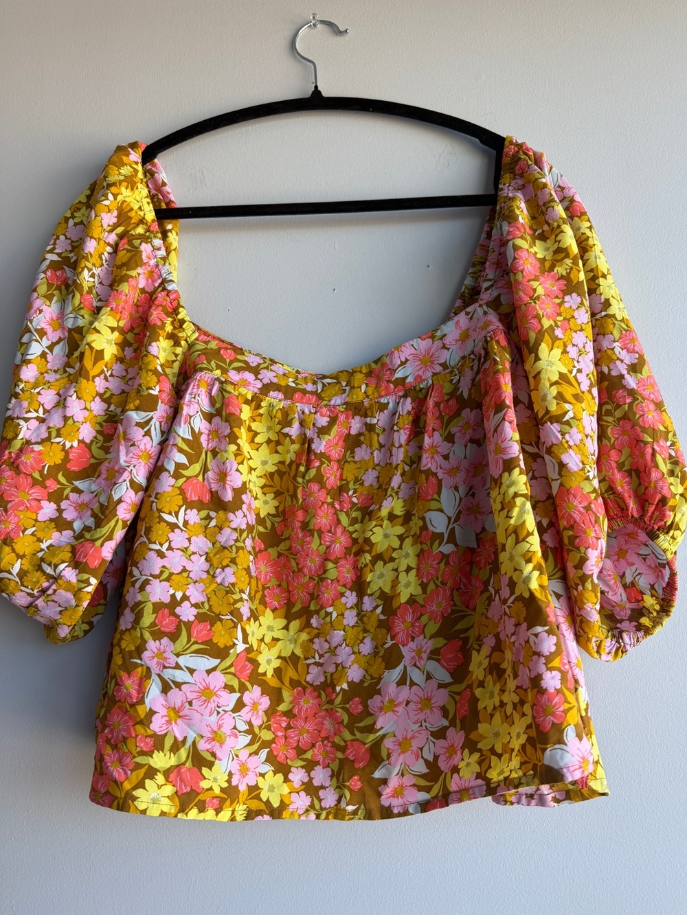 Billabong Beach Daze Cropped Shirt Floral Print Size: L